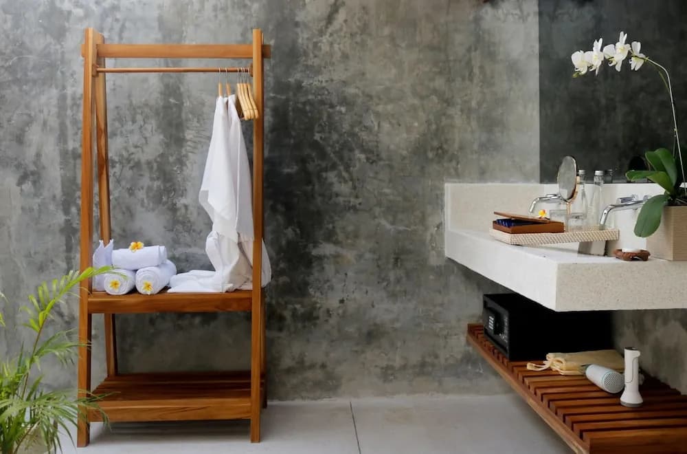 The Sender Pool Suite - photo 24