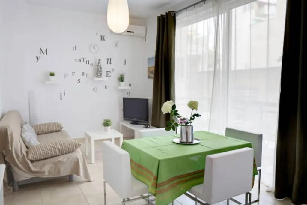 Thelma's Apartment - photo 2