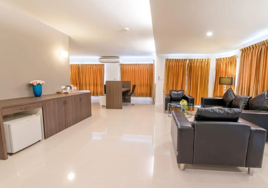 Beyond Suite Hotel - photo 18