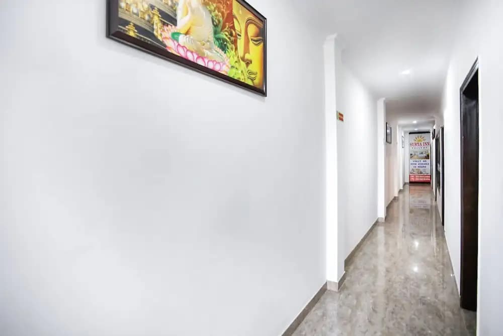 OYO 49750 Surya Inn - photo 13
