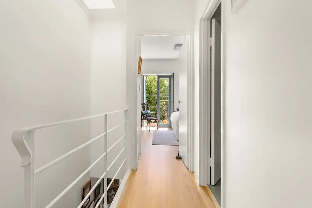 Spacious 2-bed Townhouse With a Lush Courtyard - photo 5