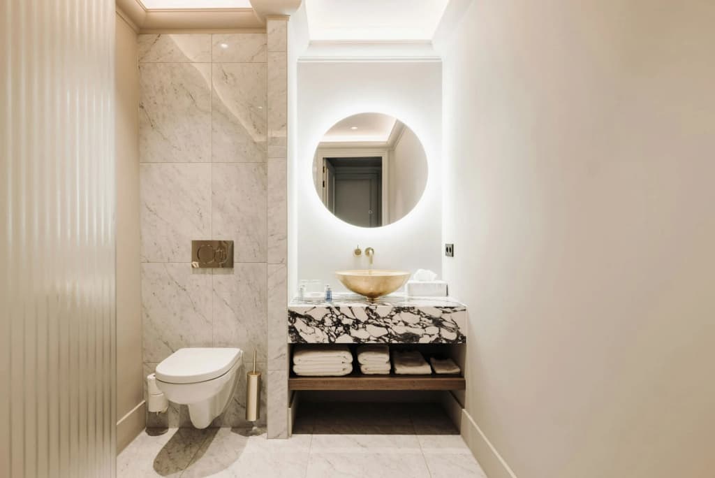Hotel 717 - photo 42