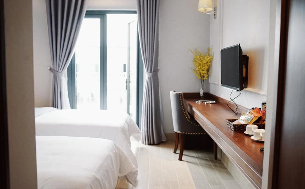 The Confetti Hotel - photo 17