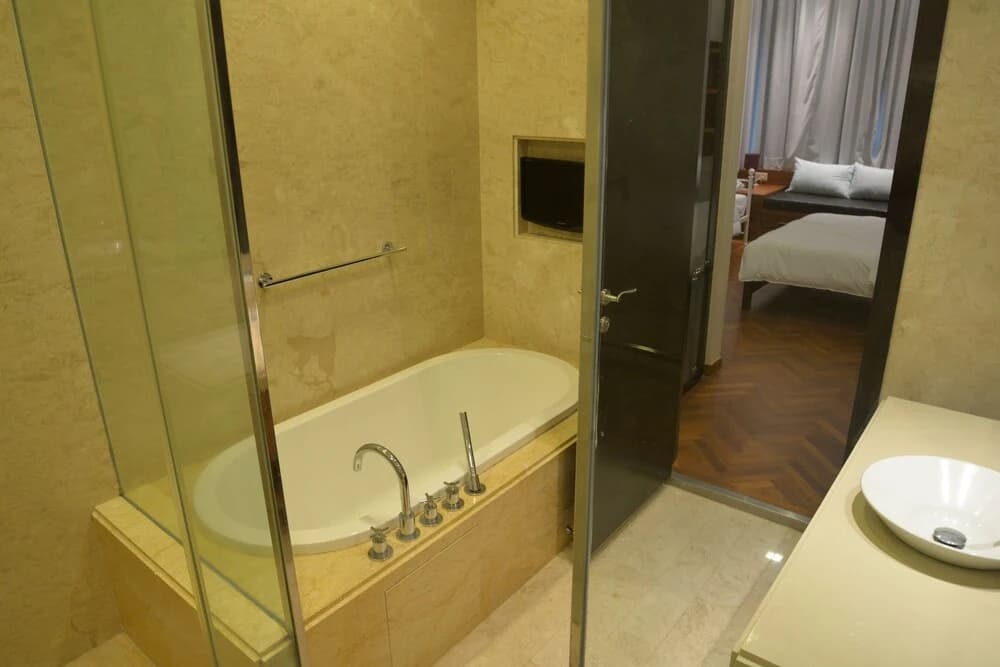 One BR Apartment Straits Quay Penang - photo 7