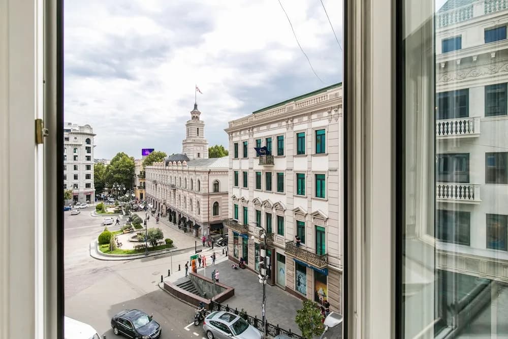 Freedom Square Apartment With View - photo 11