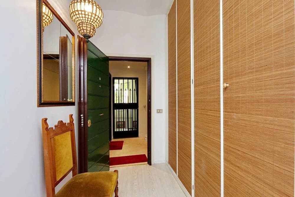 Spanish Steps Charming Apartment - photo 10
