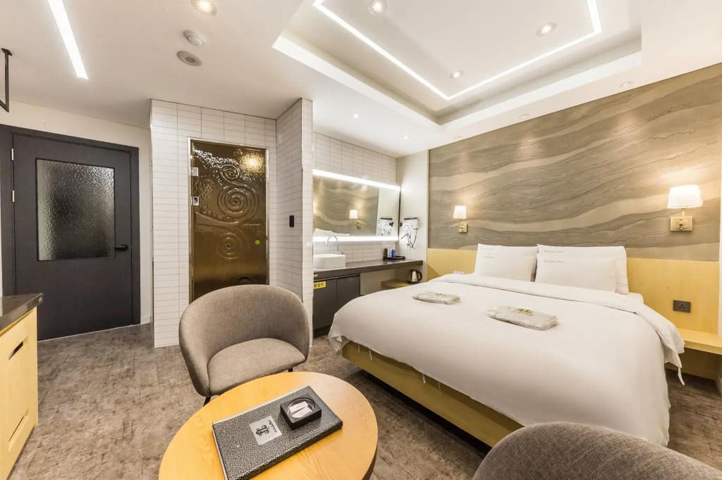 LaNuit Hotel - photo 3