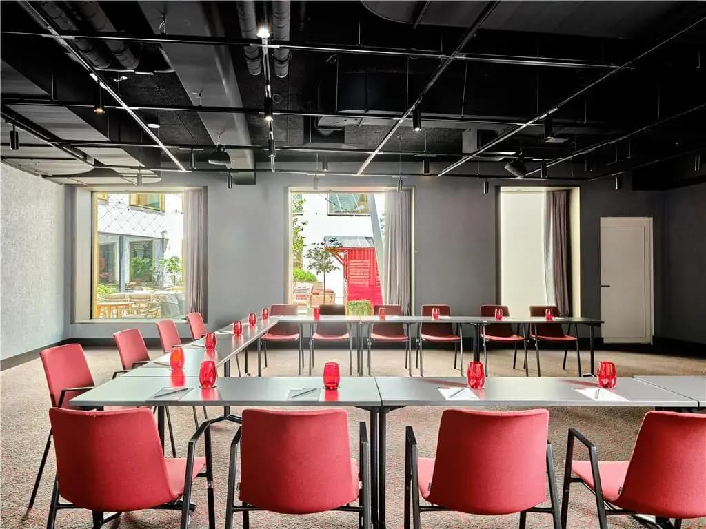 Radisson RED Hotel, Vienna - photo 33