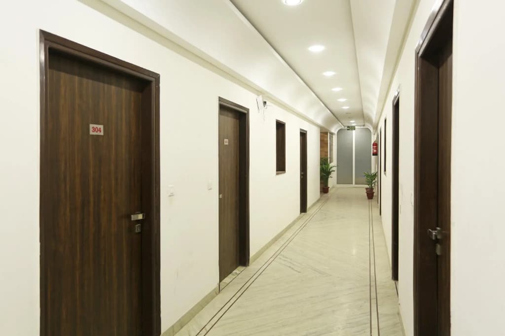 OYO 11340 Hotel Lakshmi Palace - photo 13