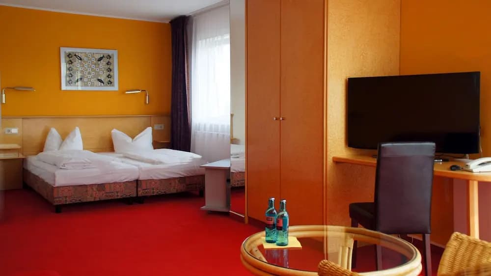 Hotel Am Buschkrugpark - photo 4