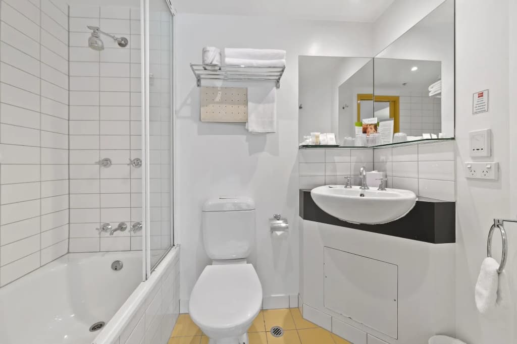 YEHS Hotel Melbourne CBD - photo 10