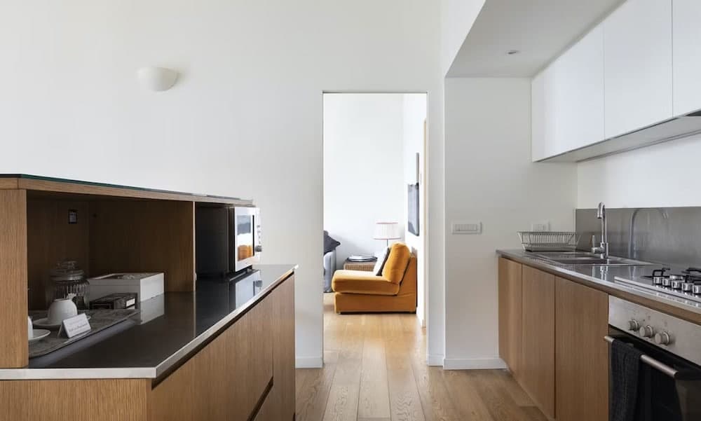 Charming 3-bed Apartment in Milano - photo 12