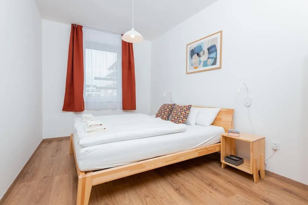 WestSide Apartments by FirstHost - photo 4