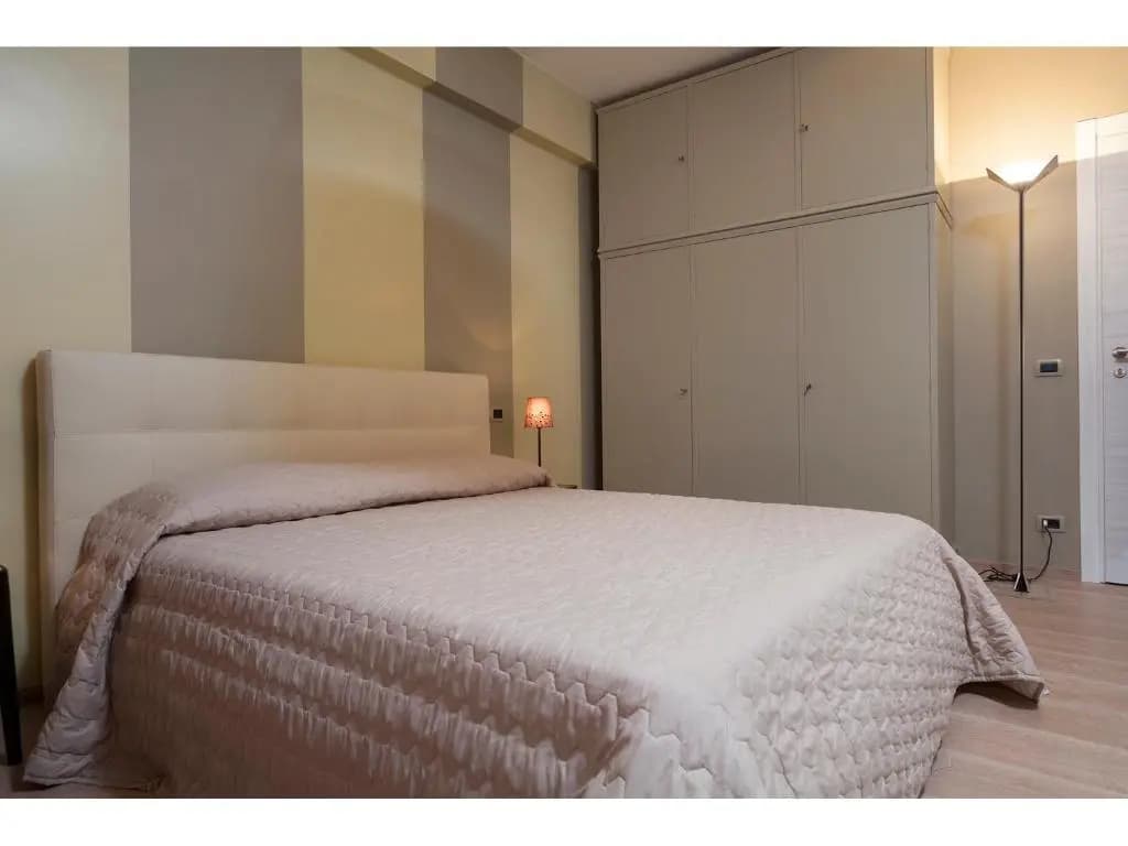 Alex's Guest House - photo 1