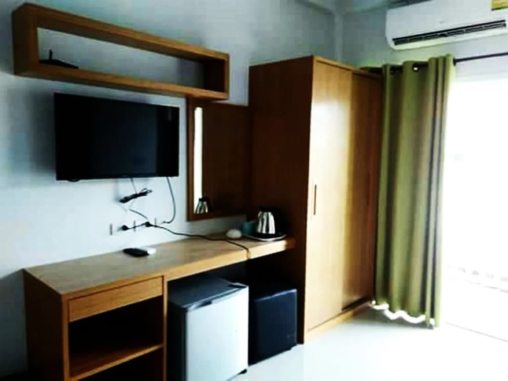 P & J Guesthouse - photo 2