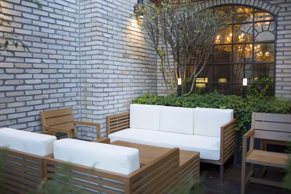 Nine Brick Hotel - photo 15