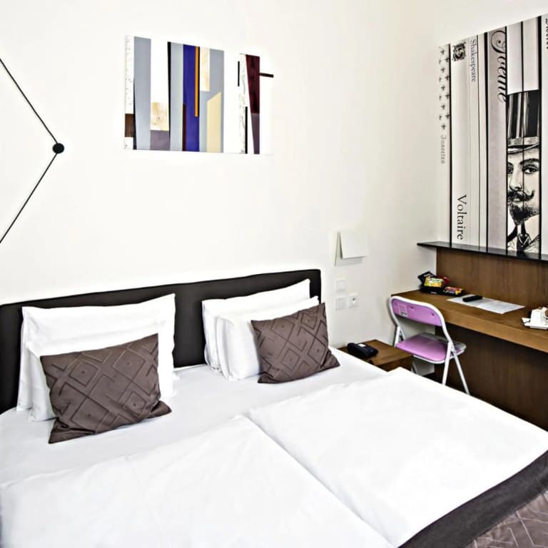 Golden Crown Hotel - photo 29