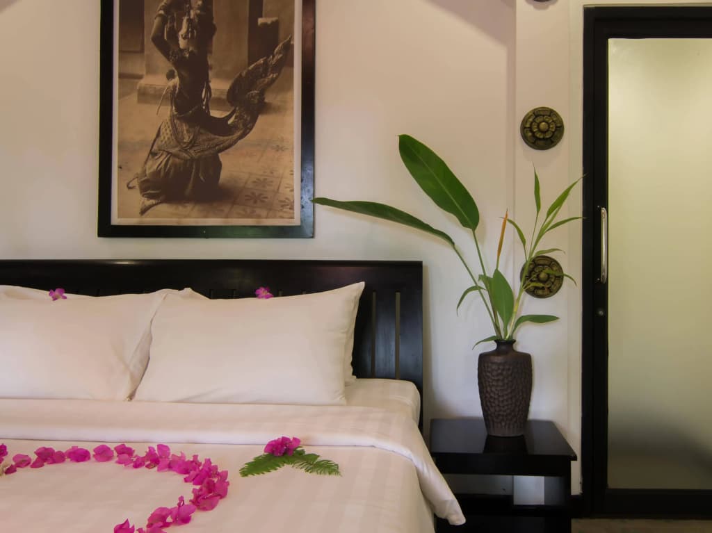 La Residence WatBo Hotel - photo 2