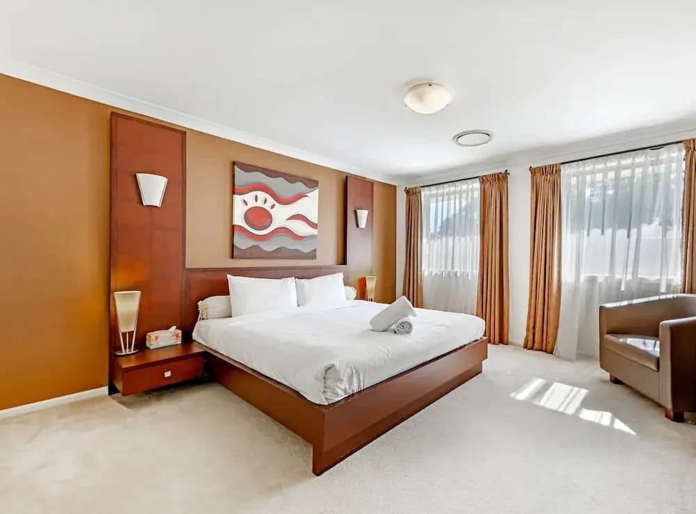 Kozyguru | Westleigh | 4 Bed Room | Free Parking - photo 3