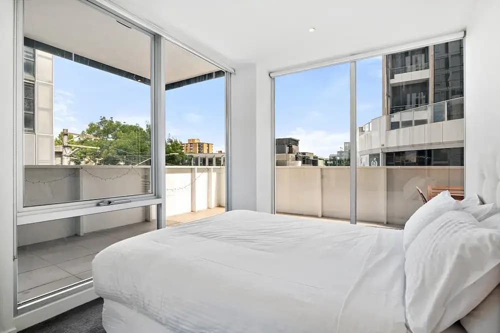Bright 2-bed Home With Secure Parking - photo 4