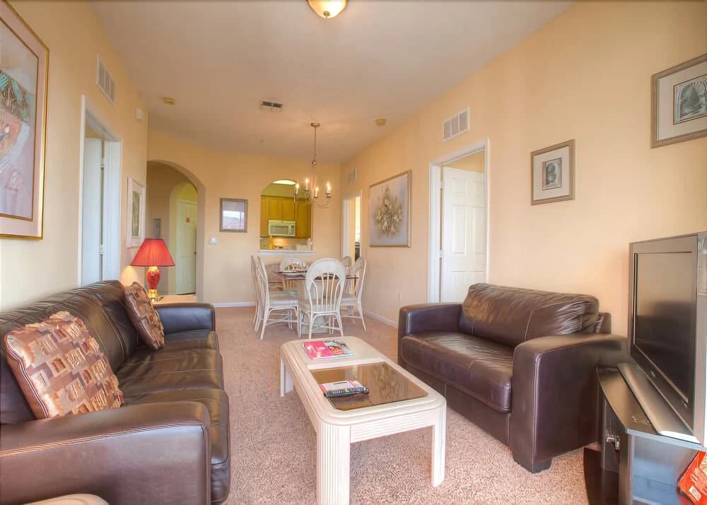 Newly Remodeled Lakeview Penthouse, Near Conv. Ctr - photo 9
