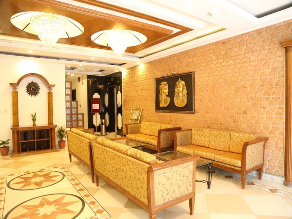 Hotel Metro Heights - main photo