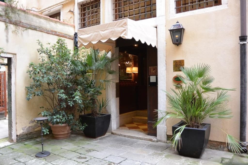 Duodo Palace Hotel - main photo