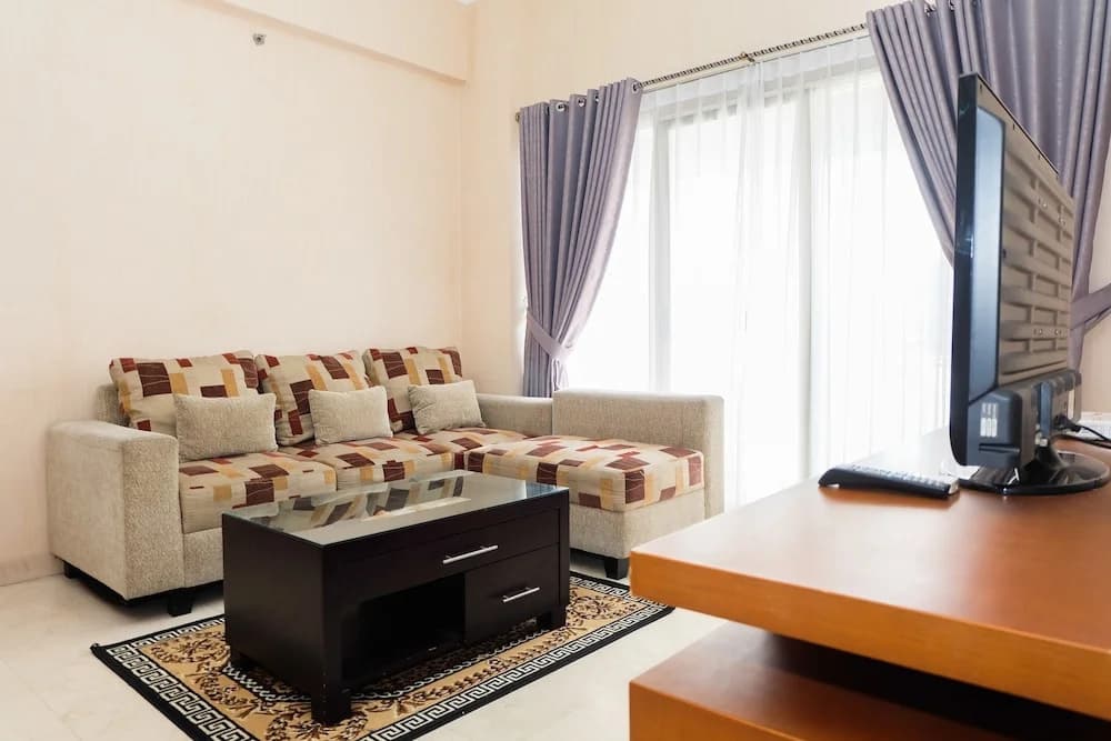 Spacious 3BR Poins Square Apartment - photo 2