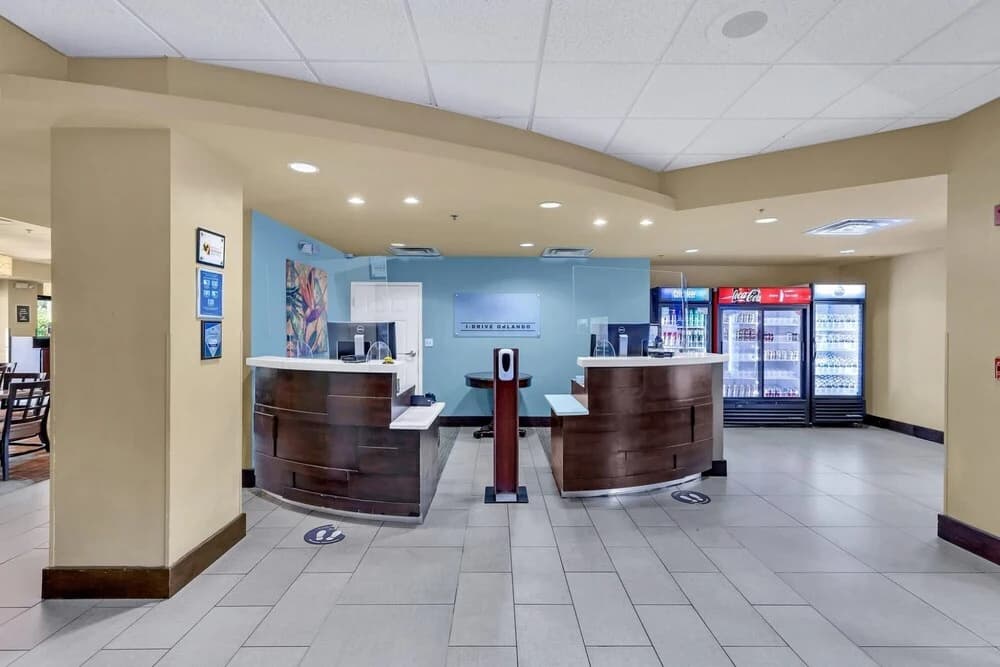 Near Disney - 1BR With Two Queen Beds - With Shared Pool and Hot Tub - photo 1