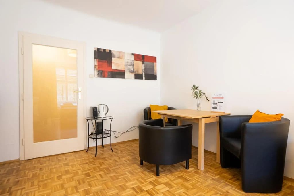 Central living - Stephansdom Apartments - photo 11