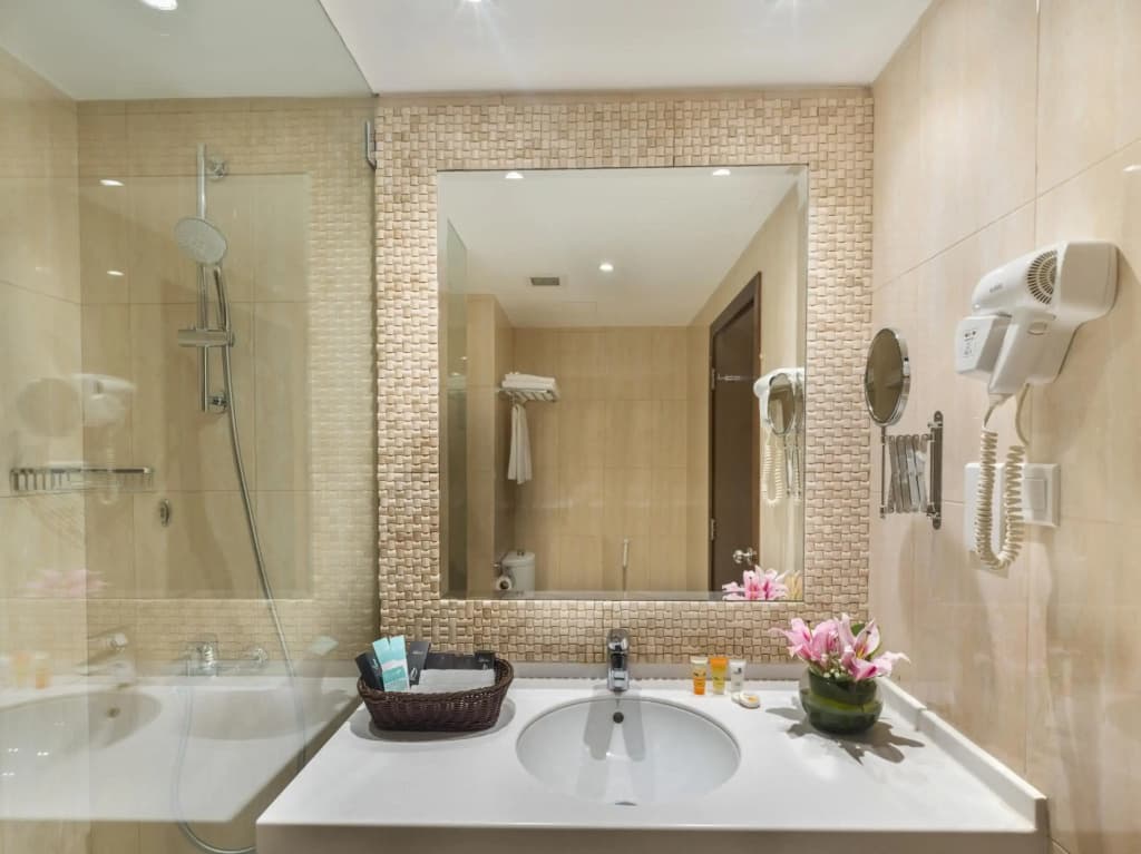 Al Falaj Hotel - photo 9