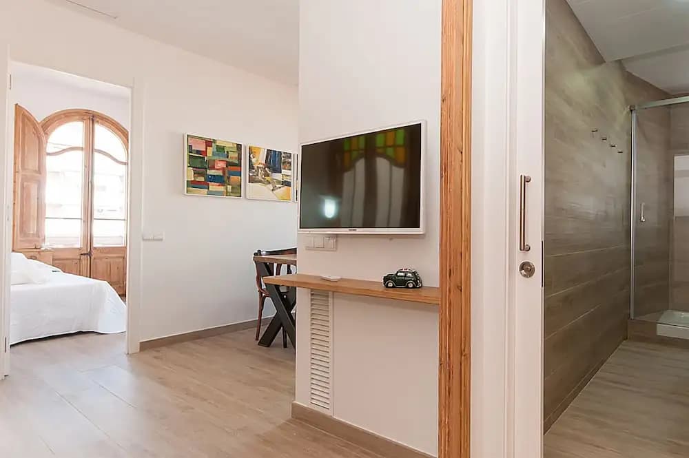 BHM1-3415 Modern 2 Bedroom Apartment - photo 3