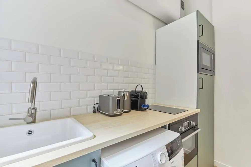 Bright Modern Studio Near the Seine Paris 16 - photo 9
