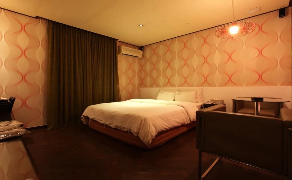 Lonestar Hotel - photo 5