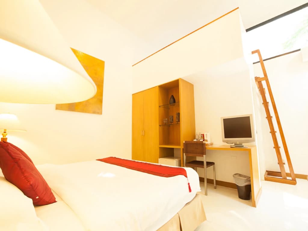Nern Chalet Beachfront Hotel - photo 6