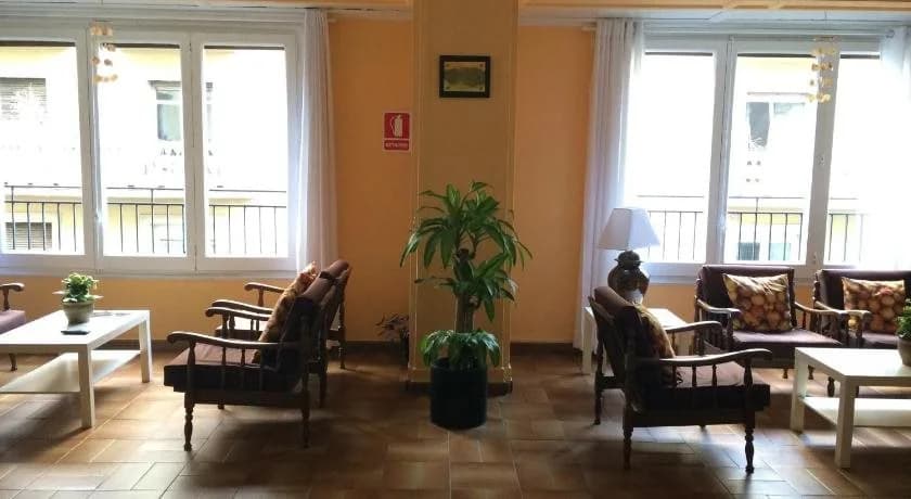 Hostal Valls - photo 6