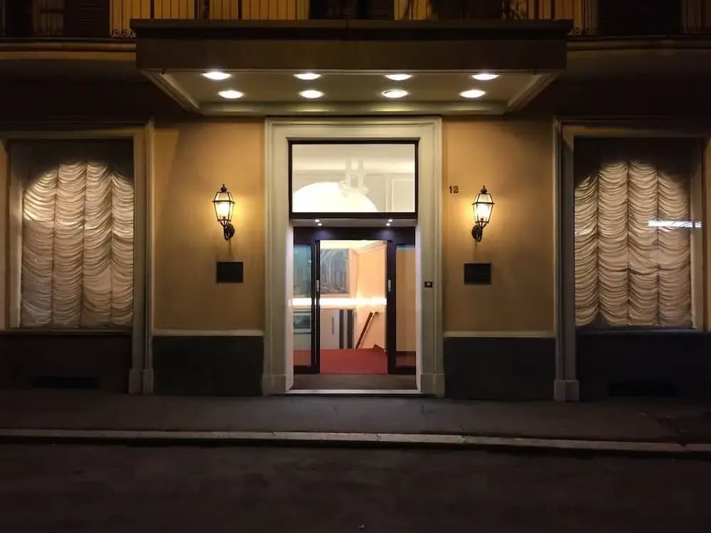 Hotel Maximus - photo 1