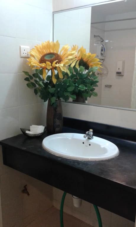 JB Central Hotel - photo 10