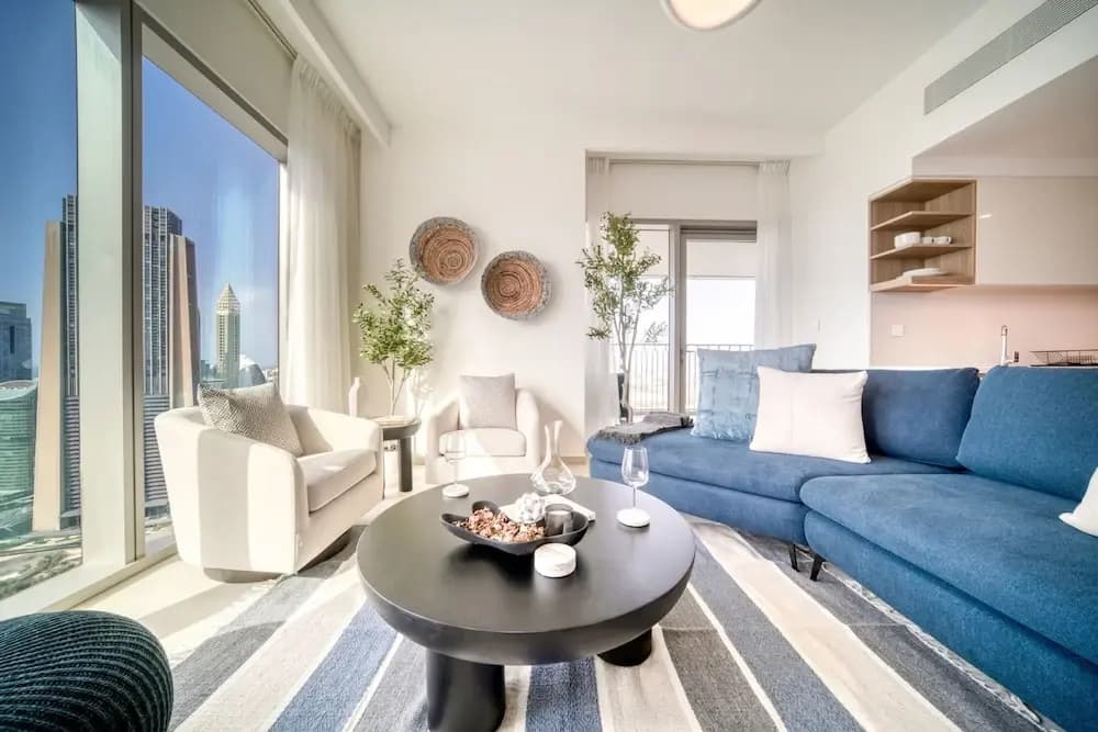 Classy Downtown 2BR w City View Balcony - photo 5