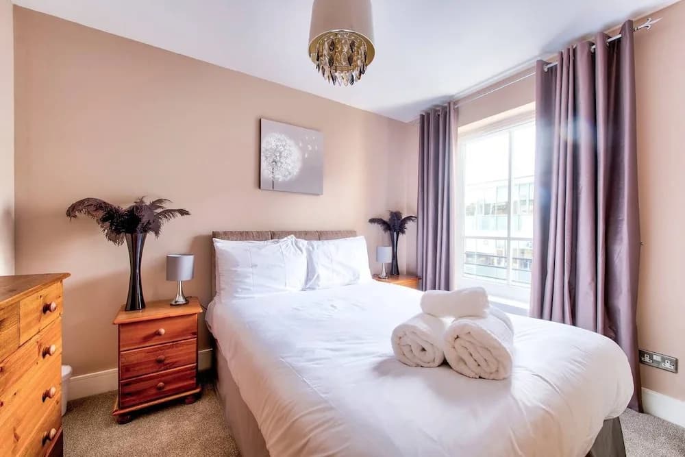 Modern 3 Bed/2bath City Centre Apartment - photo 3