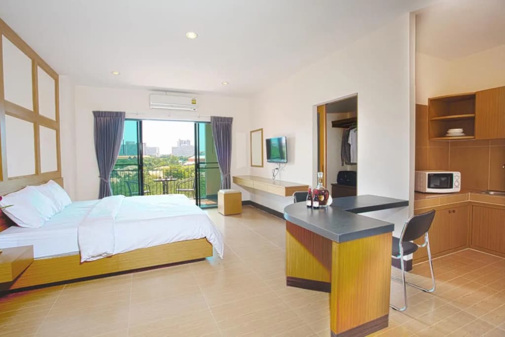 City 1 Residence - photo 2