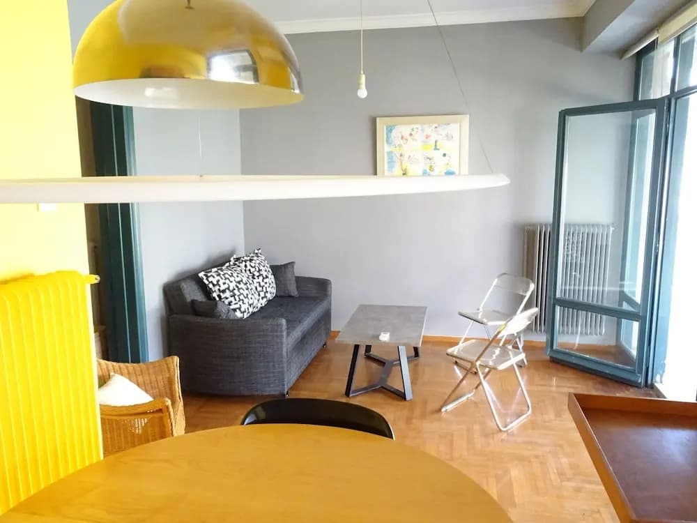 Superb location Athenian apartment - photo 3