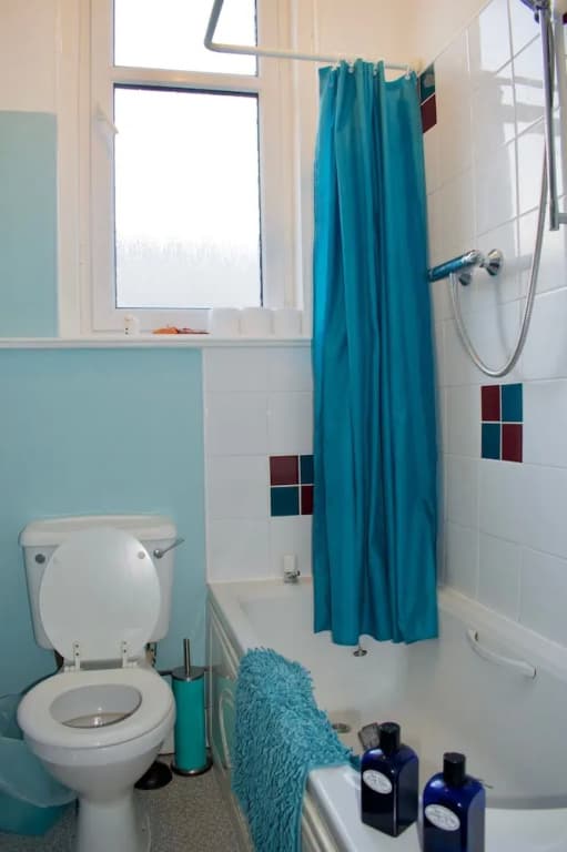 1 Bedroom Central Edinburgh Flat - photo 7