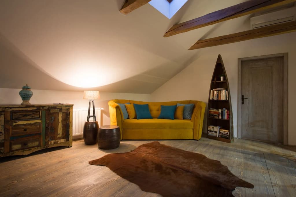 Old Town Boho Chic Attic - photo 7