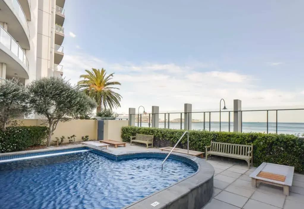 Beachside Port Melbourne - photo 11