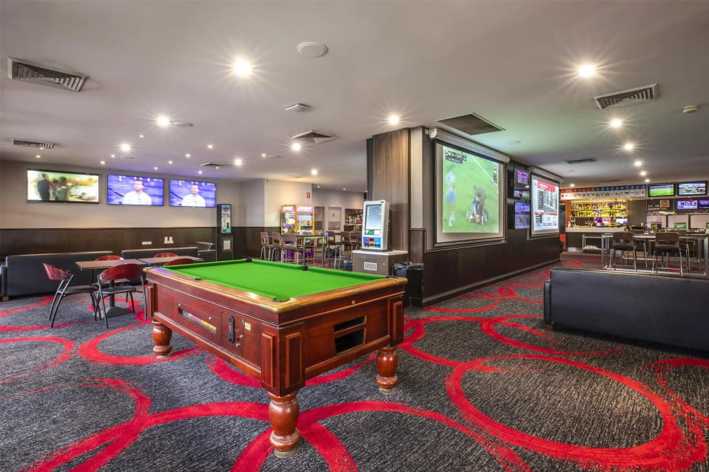 Nightcap at Ashley Hotel - photo 17