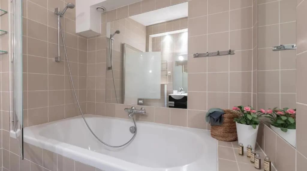 3-bedroom apartment Quai des Grands Augustins - photo 3