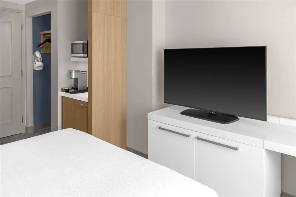 Hilton Garden Inn Queens/JFK Airport - photo 38