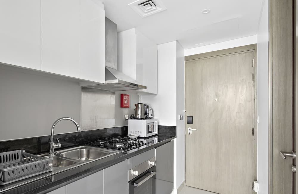 WelHome - Cozy Studio with Canal View in DAMAC Prive - photo 6