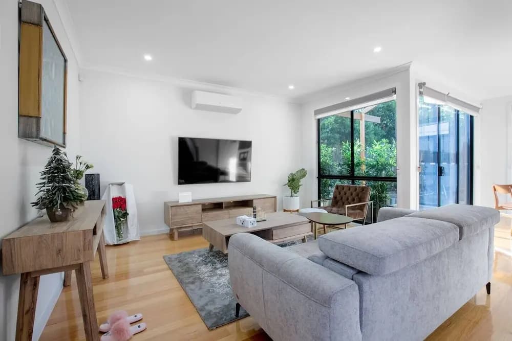Impressive & Spacious new Townhouse@preston - photo 11